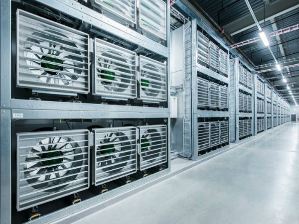 Inside Facebook’s Data Center