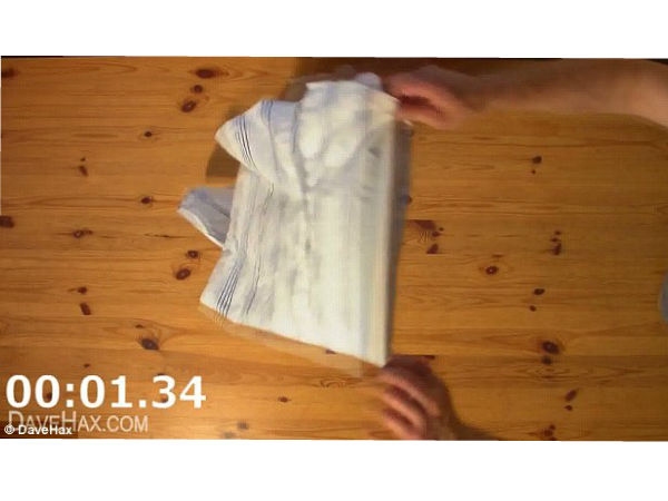Fold shirts 2 second