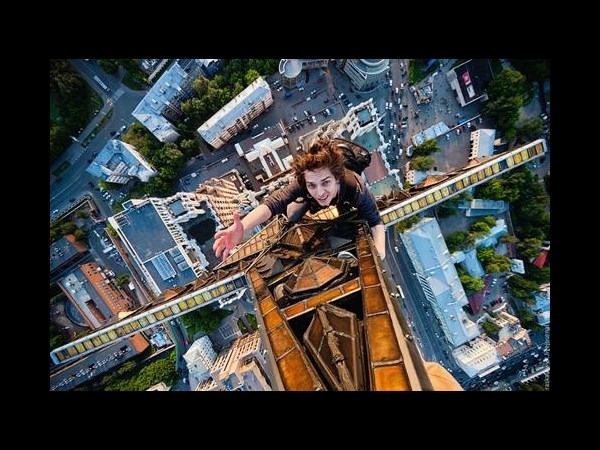 Heart stopping Photos of Russian Daredevils