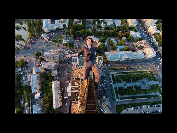 Heart stopping Photos of Russian Daredevils