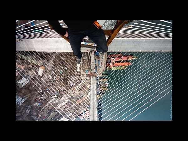 Heart stopping Photos of Russian Daredevils