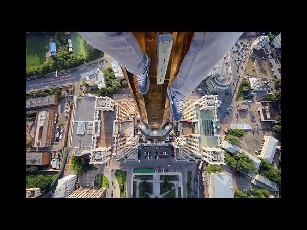 Heart stopping Photos of Russian Daredevils