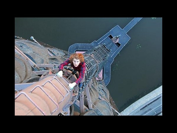 Heart stopping Photos of Russian Daredevils