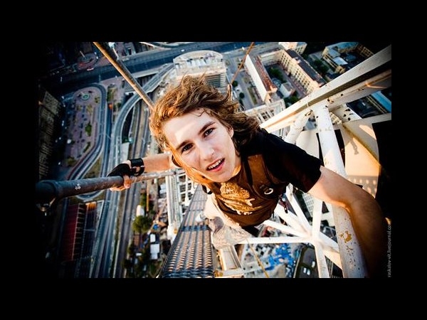 Heart stopping Photos of Russian Daredevils