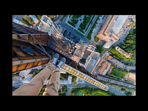 Heart stopping Photos of Russian Daredevils