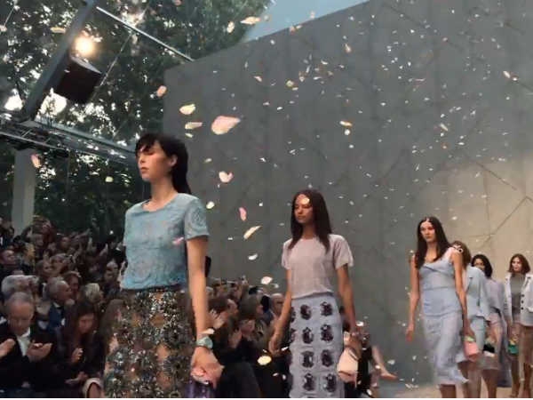 Burberry fashion show shot entirely with iPhone 5s