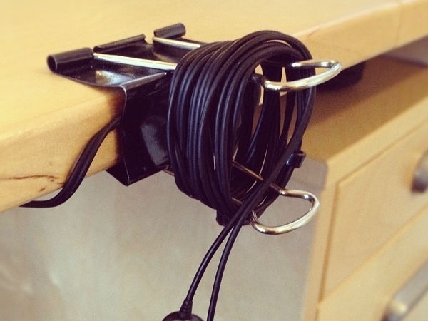 Clip wire holder