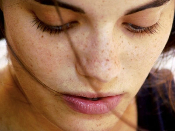 2. Acne caused by cell phones