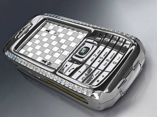 Diamond crypto smartphone