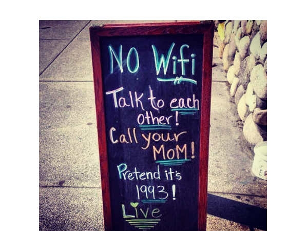 अजीब-गरीब wifi साइन बोर्ड्स!