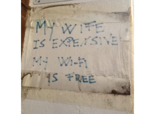 अजीब-गरीब wifi साइन बोर्ड्स!