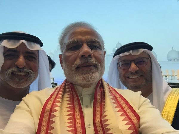 पीएम मोदी और उनकी फेमस सेल्फीज..!