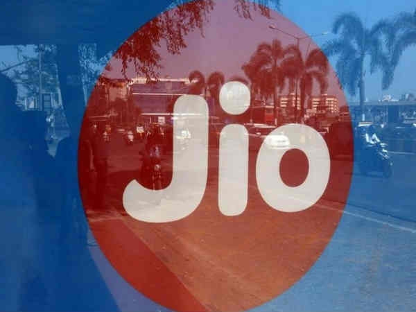 ओप्पो के साथ भी कर चुकी है साझेदारी-