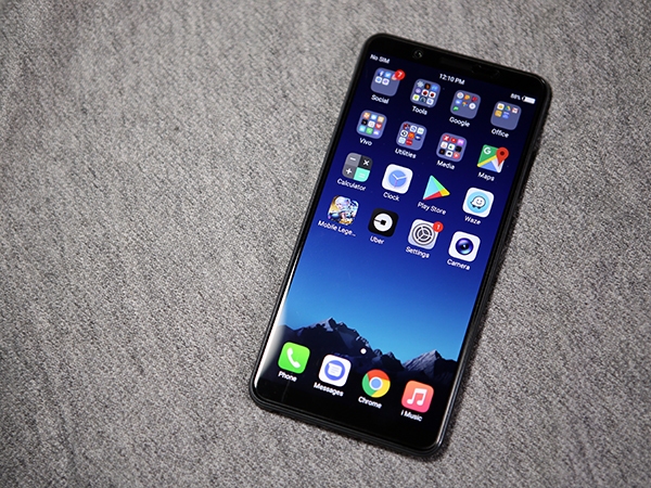 Vivo V7- कीमत, 18,990 रुपए