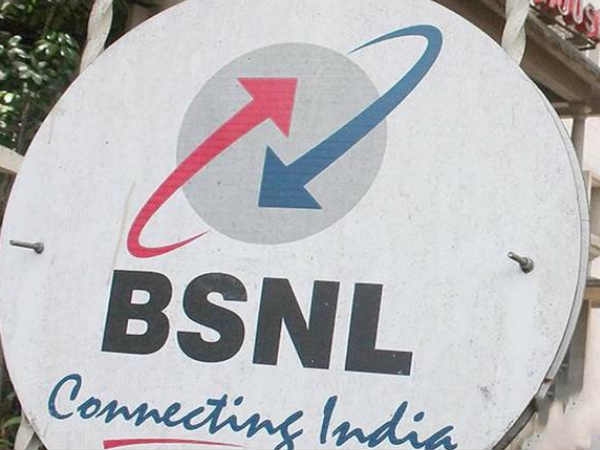 पहले जाना पड़ता था स्टोर