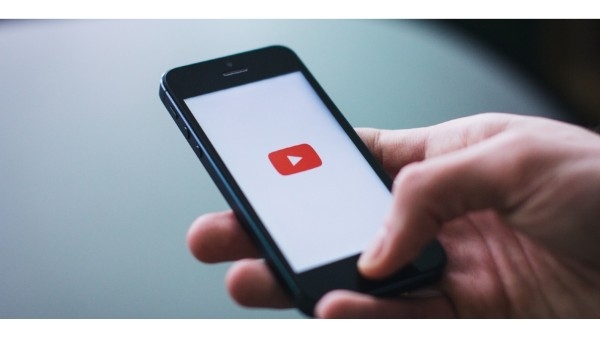 iOS और एंड्रॉइड फोन में ऑफलाइन वीडियो देखने के लिए यूट्यूब से डाउनलोड करने का तरीका-