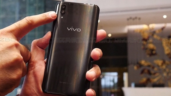 Vivo X21 डुअल रियर कैमरा