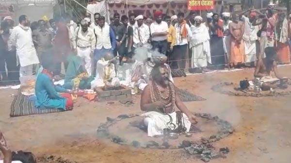 कंप्यूटर बाबा की राजनीति