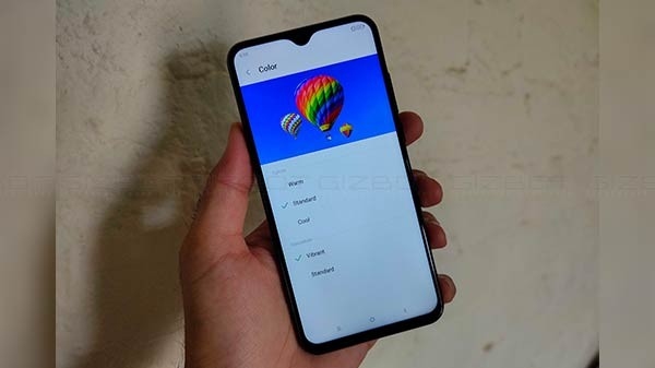 क्रिस्प 1080P LCD डिस्प्ले