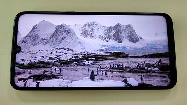 2K रेज्यूलूशन वाली स्क्रीन कैसी है