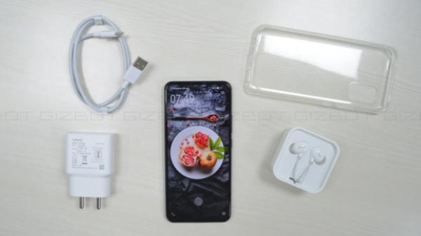 ड्युल इंजन फास्ट चार्जिंग वाली 4,500 mAh की बैटरी