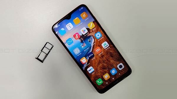 Redmi 8 की डिस्प्ले और फ्रंट कैमरा