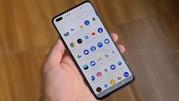 6.44 इंच की डिस्प्ले