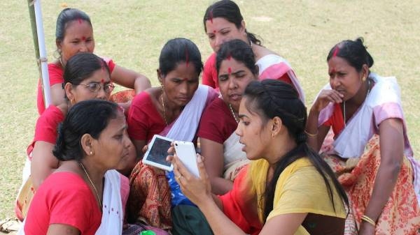 भारत के 12 राज्यों की 60% महिलाओं ने कभी इंटरनेट का इस्तेमाल नहीं किया है: सर्वे रिपोर्ट भारत के 12 राज्यों की 60% महिलाओं ने कभी इंटरनेट का इस्तेमाल नहीं किया है: सर्वे रिपोर्ट