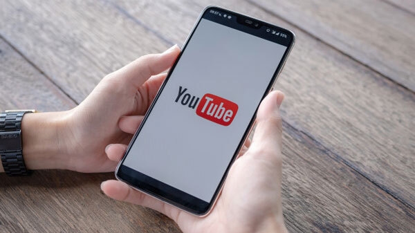 बिना इंटरनेट के YouTube वीडियोज कैसे देखें, यह है शानदार ट्रिक बिना इंटरनेट के YouTube वीडियोज कैसे देखें, यह है शानदार ट्रिक
