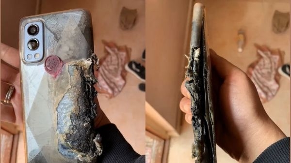 आखिर एक बार फिर क्यों ब्लास्ट हुआ OnePlus Nord 2 स्मार्टफोन? आखिर एक बार फिर क्यों ब्लास्ट हुआ OnePlus Nord 2 स्मार्टफोन?