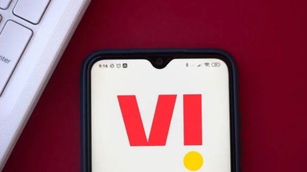 Airtel के बाद Vodafone Idea के यूजर्स को भी झटका, बढ़ाए टैरिफ के दाम Airtel के बाद Vodafone Idea के यूजर्स को भी झटका, बढ़ाए टैरिफ के दाम
