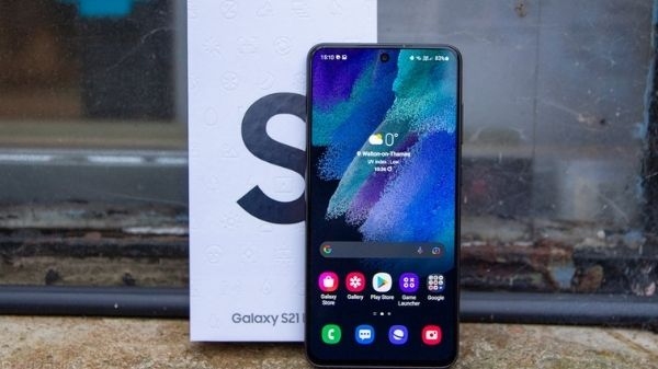 Samsung का यह प्रीमियम स्मार्टफोन भारत में आज होगा लॉन्च, जानें फीचर्स और कीमत क्या होगी Samsung का यह प्रीमियम स्मार्टफोन भारत में आज होगा लॉन्च, जानें फीचर्स और कीमत क्या होगी