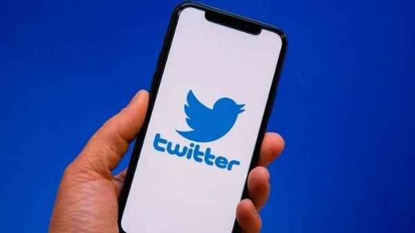 Elon Musk के Twitter टेकओवर करने के बाद 3 और कर्मचारियों छोड़ा अपना पद ,जाने वजह Elon Musk के Twitter टेकओवर करने के बाद 3 और कर्मचारियों छोड़ा अपना पद ,जाने वजह