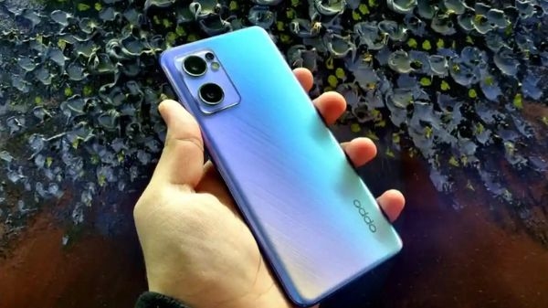Oppo का यह धाकड़ स्मार्टफोन हुआ लॉन्च, पानी में भी नहीं होगा खराब Oppo का यह धाकड़ स्मार्टफोन हुआ लॉन्च, पानी में भी नहीं होगा खराब