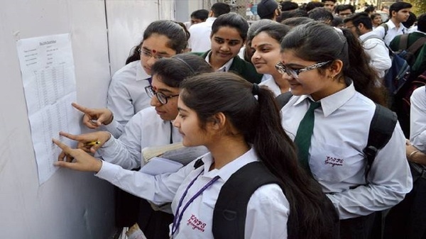 इन Websites की मदद से करें UP Board Online Result 2022 चेक इन Websites की मदद से करें UP Board Online Result 2022 चेक