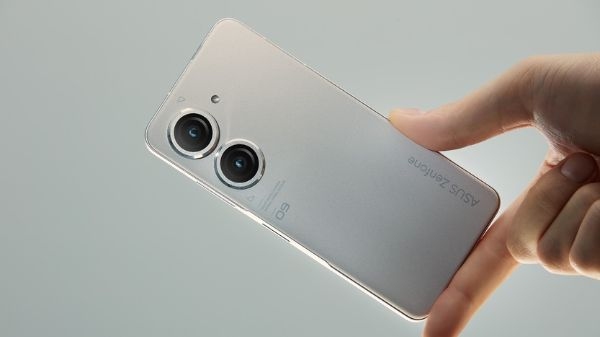 Asus Zenfone 9: 16GB RAM, 4300mAh की बैटरी के साथ हुआ लॉन्च Asus Zenfone 9: 16GB RAM, 4300mAh की बैटरी के साथ हुआ लॉन्च
