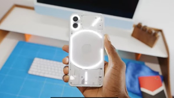 Nothing Phone 1 Review : आकर्षक करने वाला एक किफ़ायती फ़ोन Nothing Phone 1 Review : आकर्षक करने वाला एक किफ़ायती फ़ोन