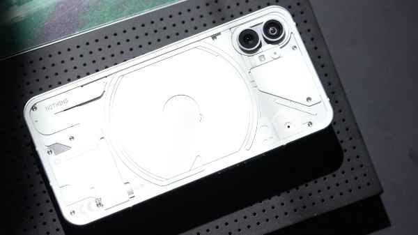 Nothing Phone 1 Review : आकर्षक करने वाला एक किफ़ायती फ़ोन Nothing Phone 1 Review : आकर्षक करने वाला एक किफ़ायती फ़ोन